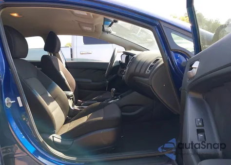 2017 Kia Forte Lx z USA, uszkodzony, nr VIN 3KPFK4A73HE110678